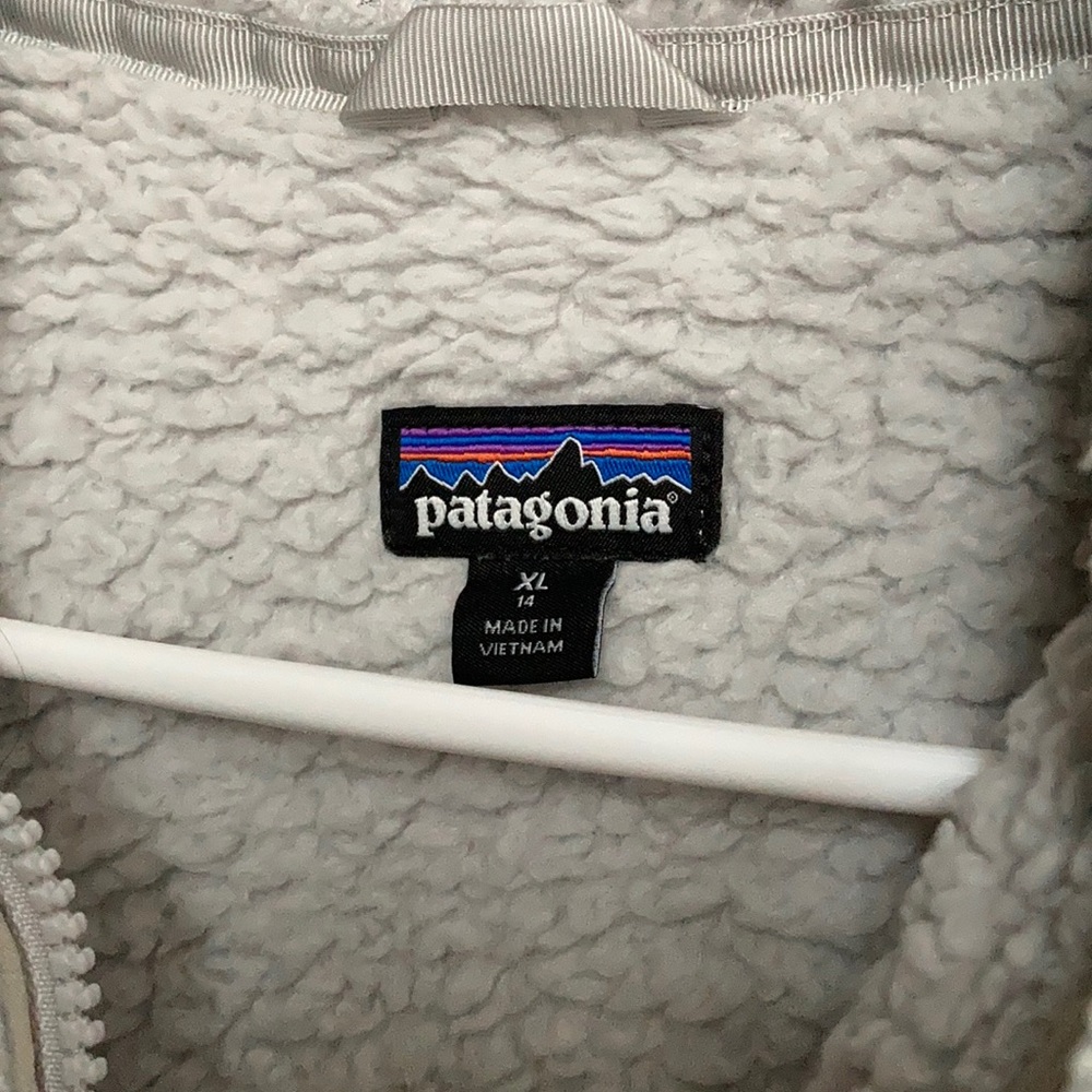 It’s a very cozy jacket to wear anywhere!! - Picture 2 of 3
